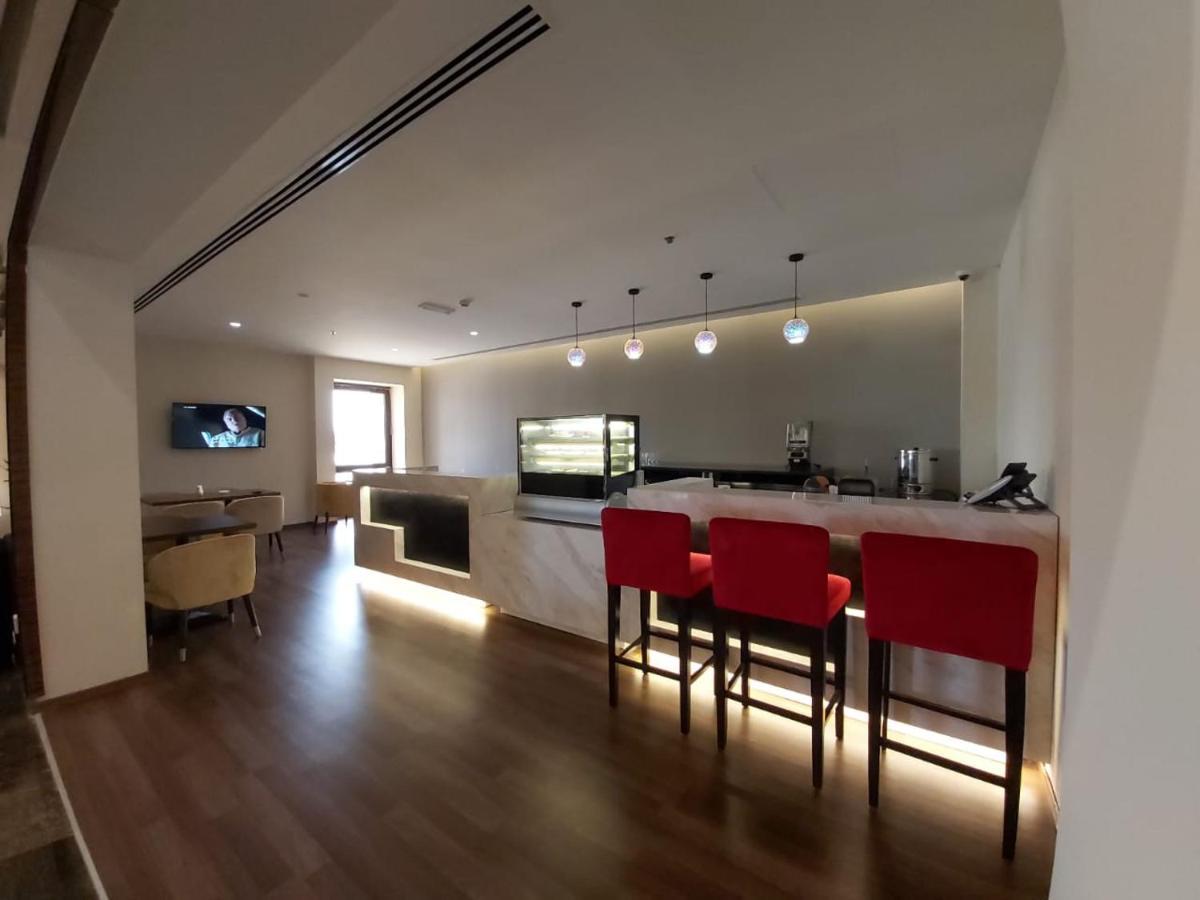 Basrah International Airport Hotel エクステリア 写真
