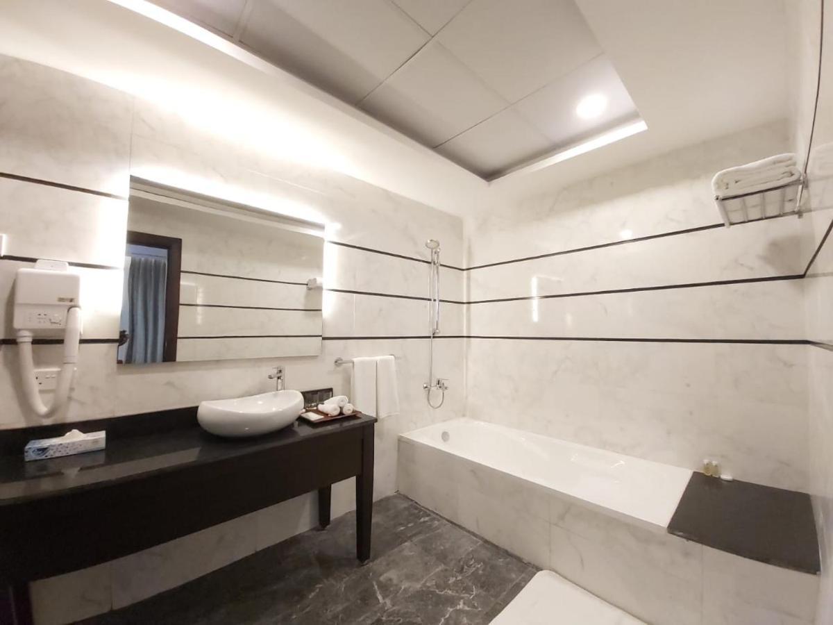 Basrah International Airport Hotel エクステリア 写真