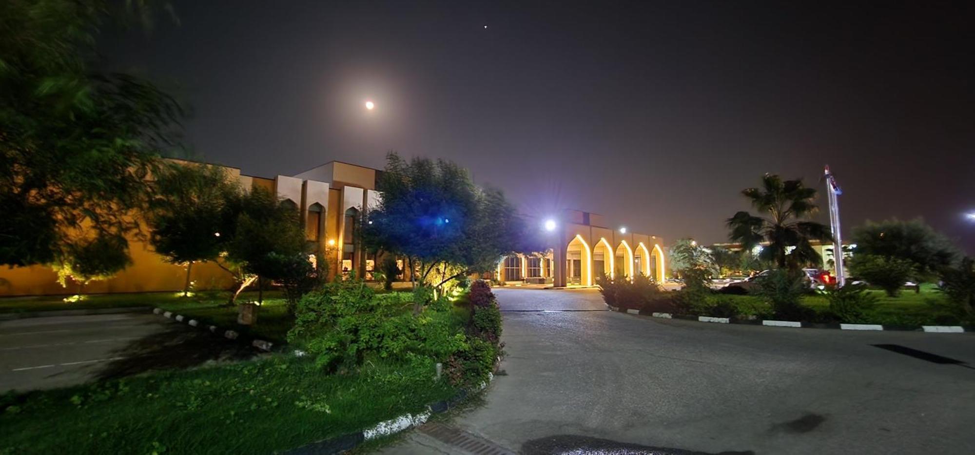 Basrah International Airport Hotel エクステリア 写真